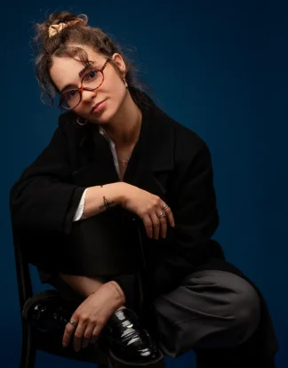 Portrait von Sanaë Larina